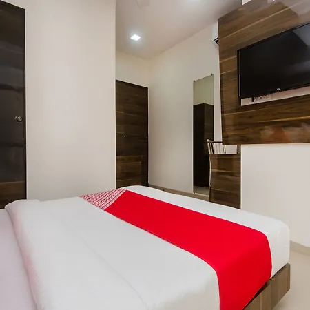 Oyo 12043 Hotel Crystal Crown
